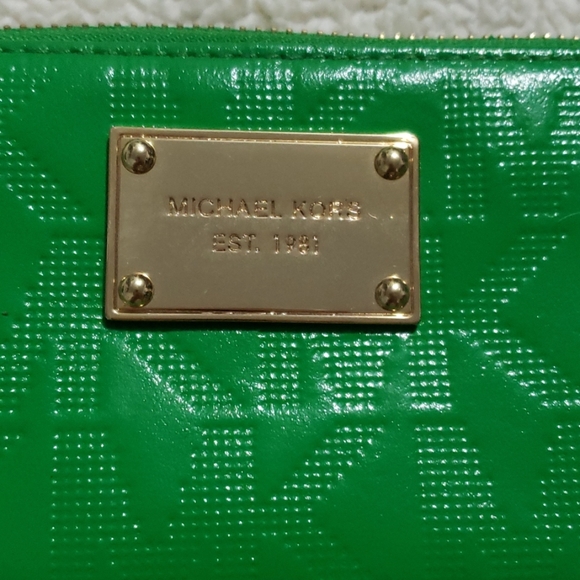 Michael Kors Zip Around Wristlet Wallet - Picture 4 of 6